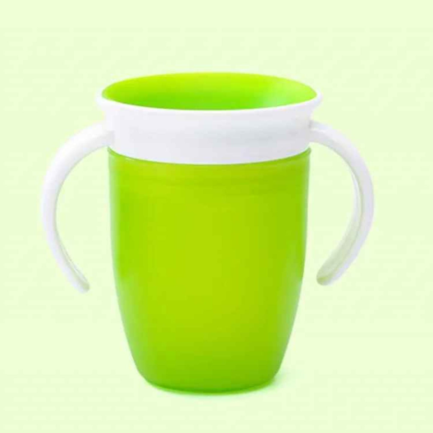 tasse d'apprentissage 360 coloris vert avec anses bilatérales blanches