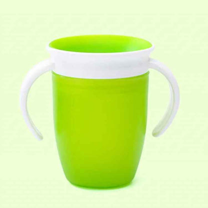tasse d'apprentissage 360 coloris vert avec anses bilatérales blanches